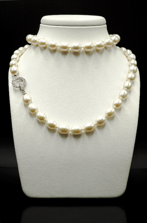 Naszyjnik z białych pereł z gatunku Rice