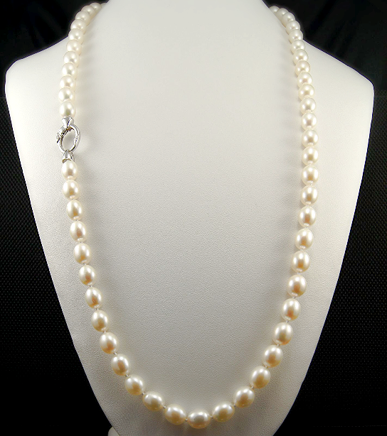 Naszyjnik z białych pereł z gatunku Rice