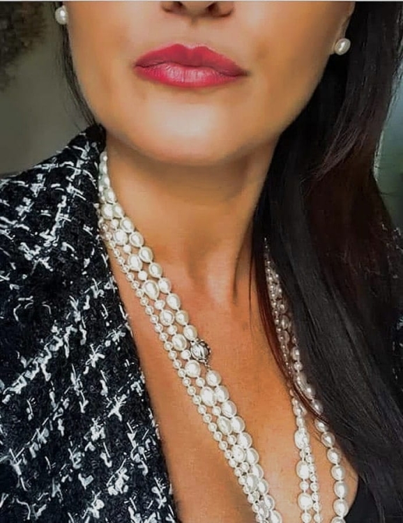 Klasyczny długi naszyjnik z białych perełek Round