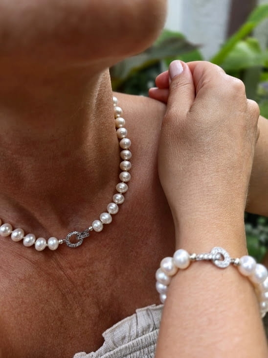 Klasyczny naszyjnik z białych pereł z gatunku Round