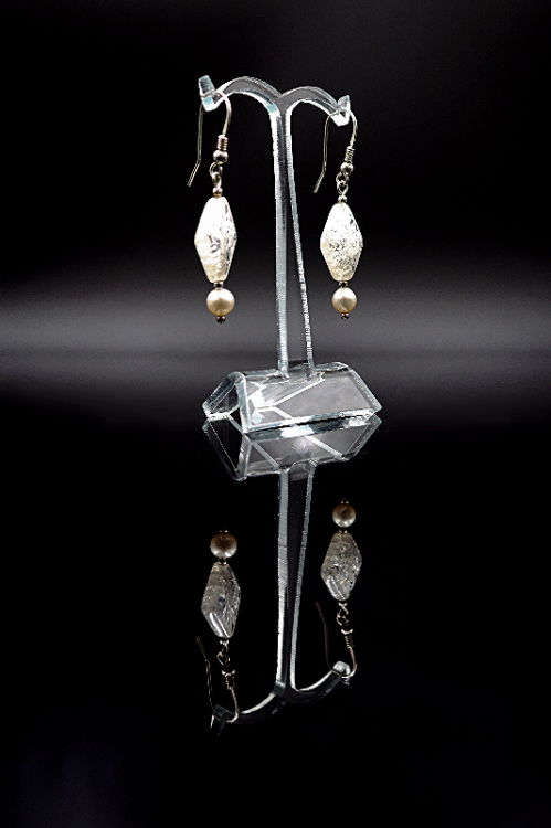 Kolczyki z białej perły z Kryształem Górskim