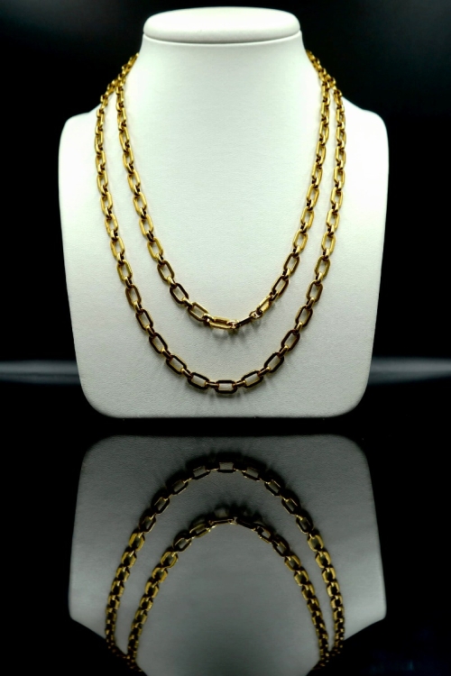 Długi złoty łańcuch z wielka białą perłą Barock