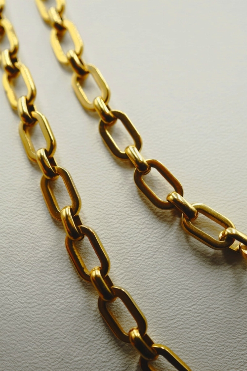 Długi złoty łańcuch z wielka białą perłą Barock