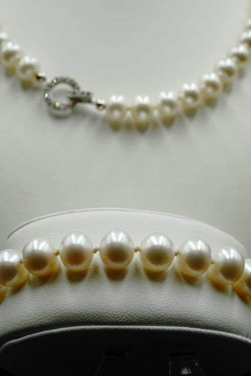 Klasyczny naszyjnik z białych pereł z gatunku Round