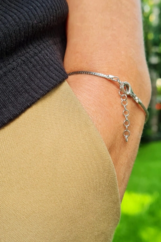 Srebrna bransoletka z drzewem życia na szczęście