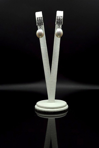 Eleganckie kolczyki z białej Perły z gatunku Rice z cyrkoniami