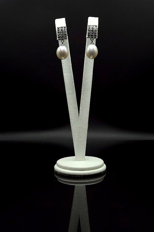 Eleganckie kolczyki z białej Perły z gatunku Rice z cyrkoniami