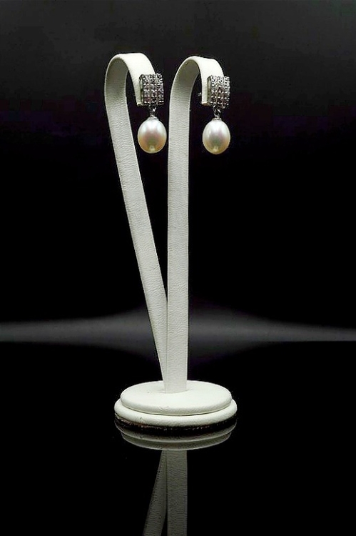 Eleganckie kolczyki z białej Perły z gatunku Rice z cyrkoniami