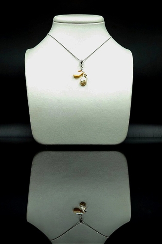 Zawieszka z różowych pereł z gatunku Keshi