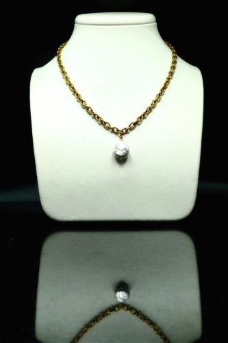 Złoty choker łańcuch ze srebrną perłą z gatunku Coin