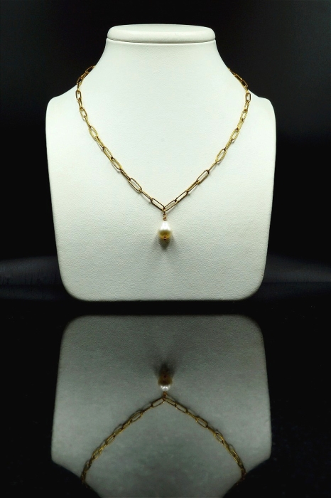Złoty choker łańcuch z białą perłą Rice