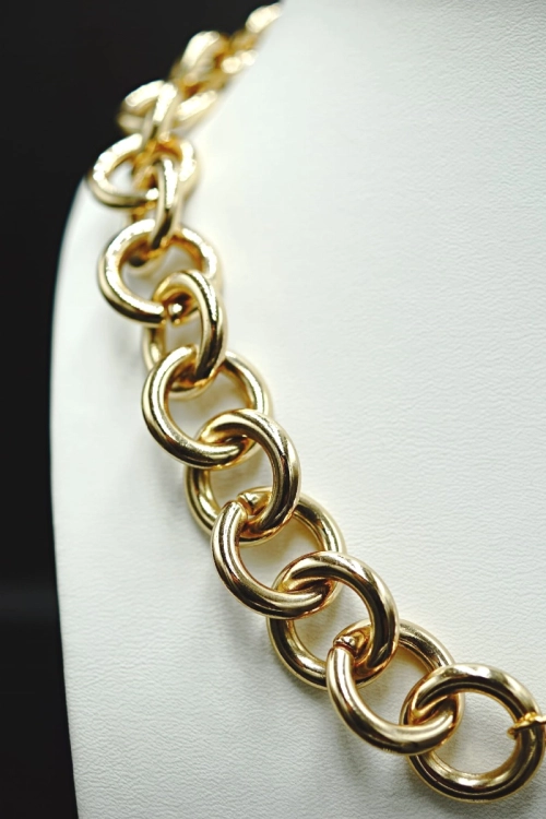 Choker z wielkich białych pereł Baroque z łańcuchem