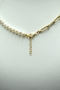 Choker z perłami i złotym łańcuszkiem