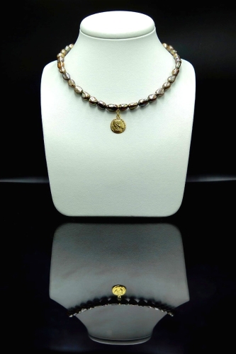 Choker z brązowych pereł z Rzymską monetą