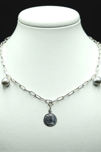 Srebrny Choker z perłami i monetami na szczęście