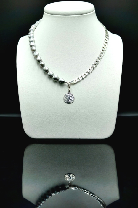 Choker ze srebrnych pereł Baroque z łańcuchem i monetą