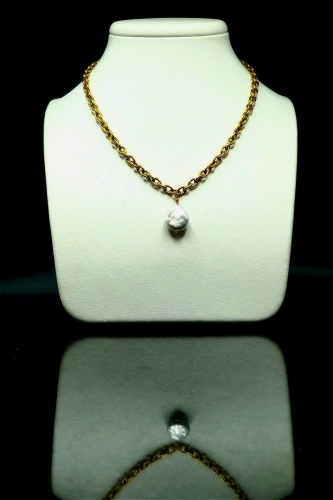 Złoty choker łańcuch ze srebrną perłą z gatunku Coin