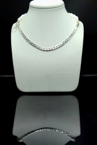 Choker z białych pereł Barock z łańcuchem i monetą