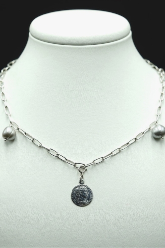 Srebrny Choker z perłami i monetami na szczęście