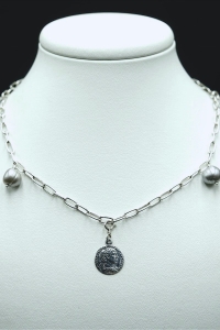 Srebrny Choker z perłami i monetami na szczęście
