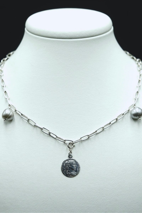 Srebrny Choker z perłami i monetami na szczęście
