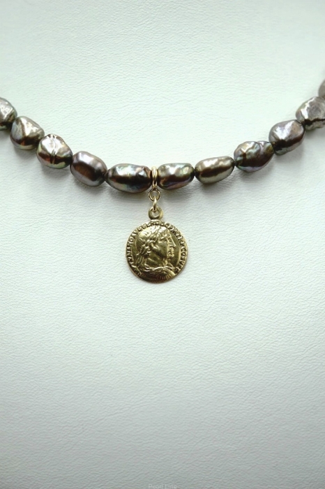 Choker z brązowych pereł z Rzymską monetą