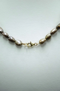 Choker z brązowych pereł z Rzymską monetą